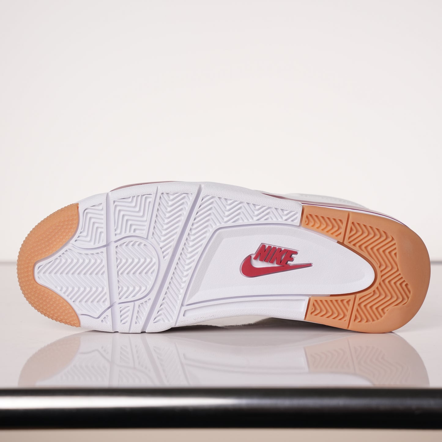 AiR Jordan 4 Retro SB Varsity Red