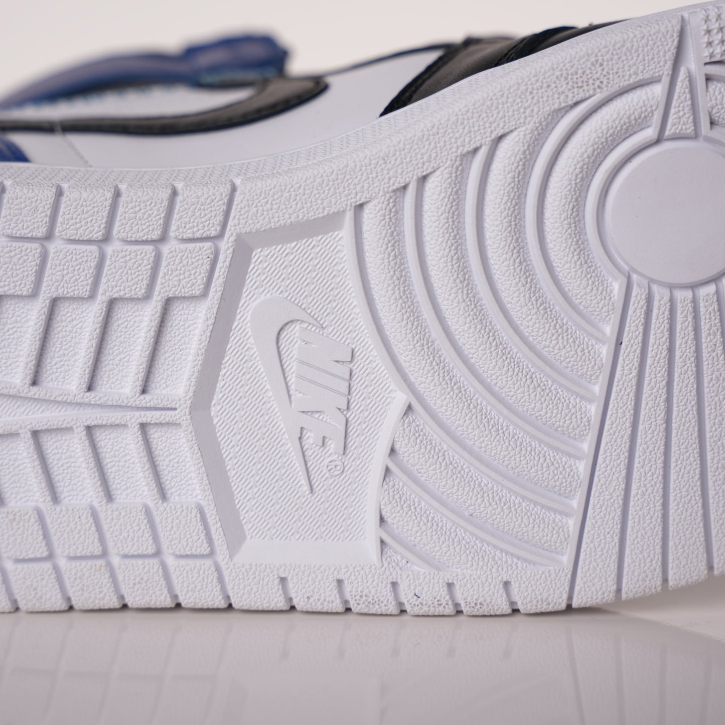 Air Jordan 1 Retro Fragment