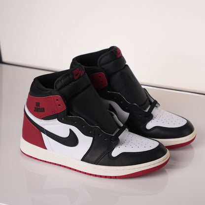 Air Jordan 1 Retro High Satin Black Toe