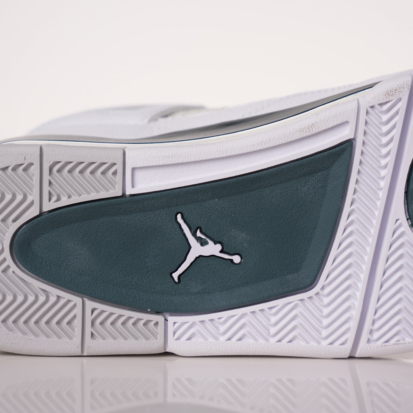 Air Jordan 4 Retro Oxidized Green