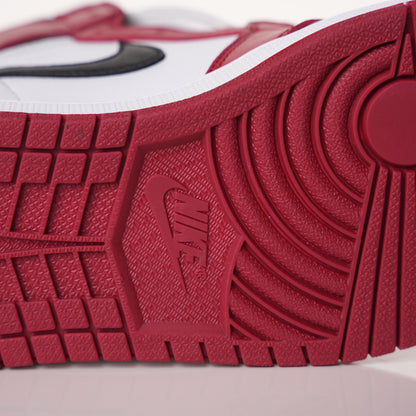 Air Jordan 1 Retro Chicago