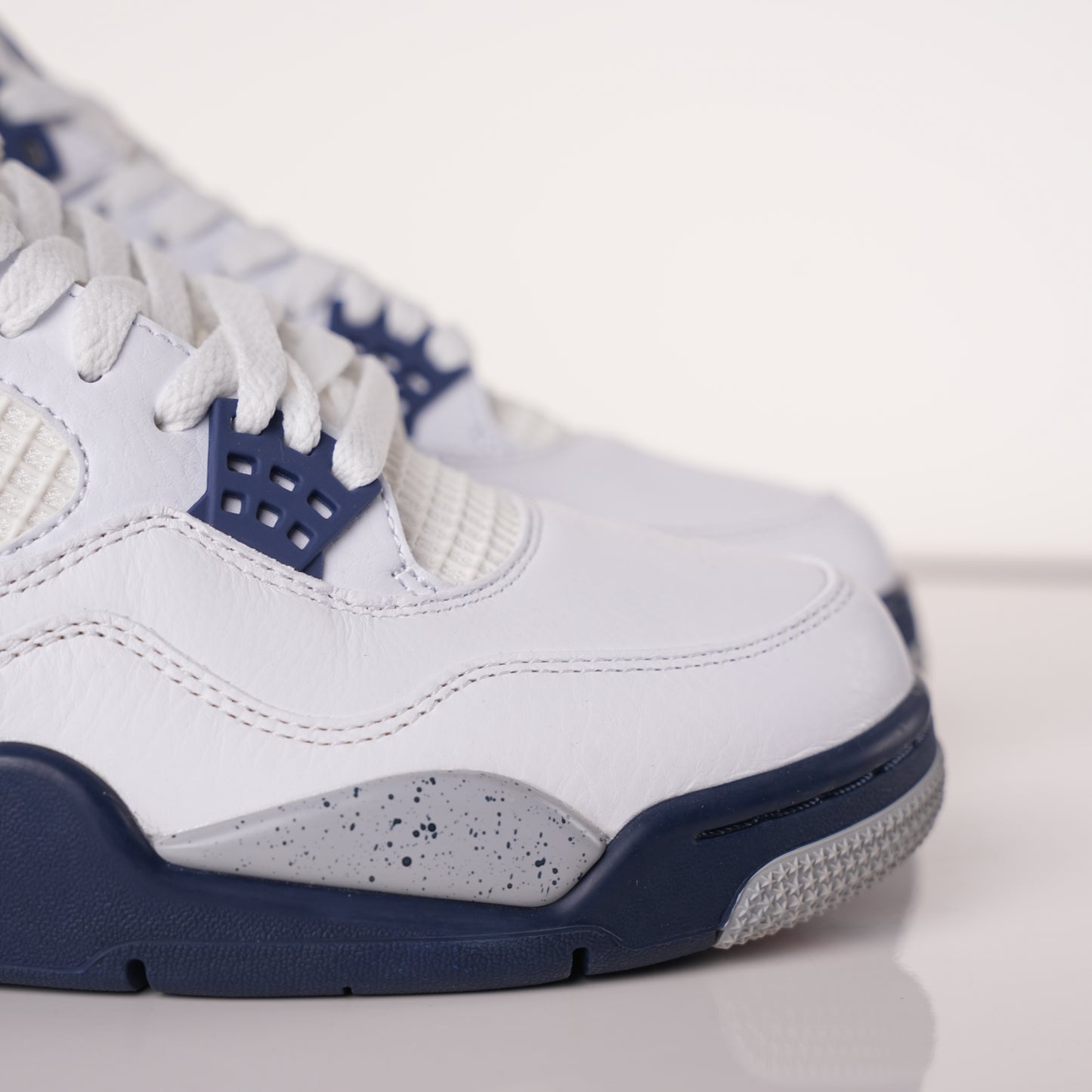 Air Jordan 4 Retro Midnight Navy