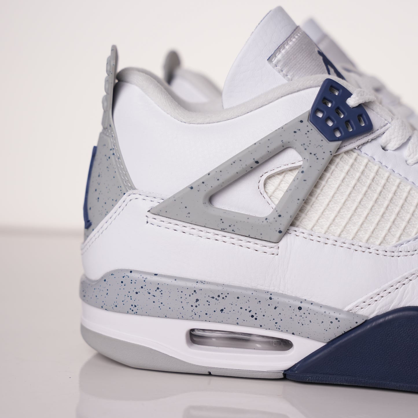 Air Jordan 4 Retro Midnight Navy