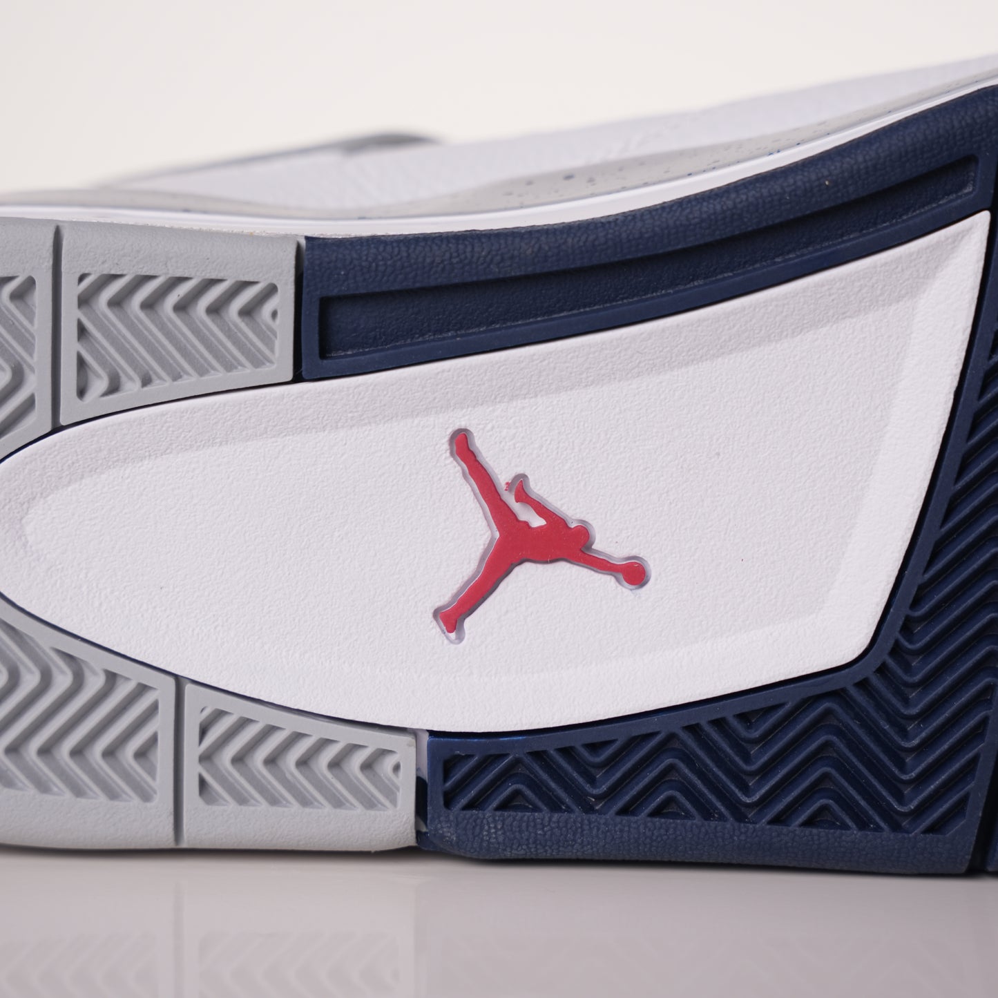 Air Jordan 4 Retro Midnight Navy