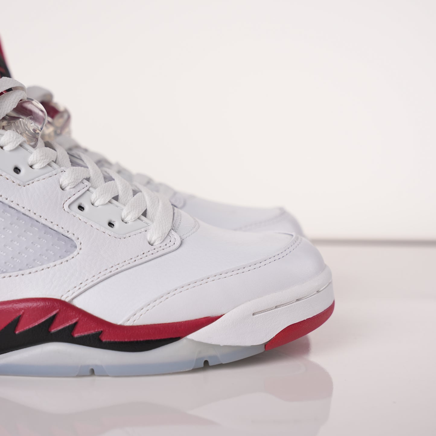 Air Jordan 5 Retro Fire Red Black Tongue