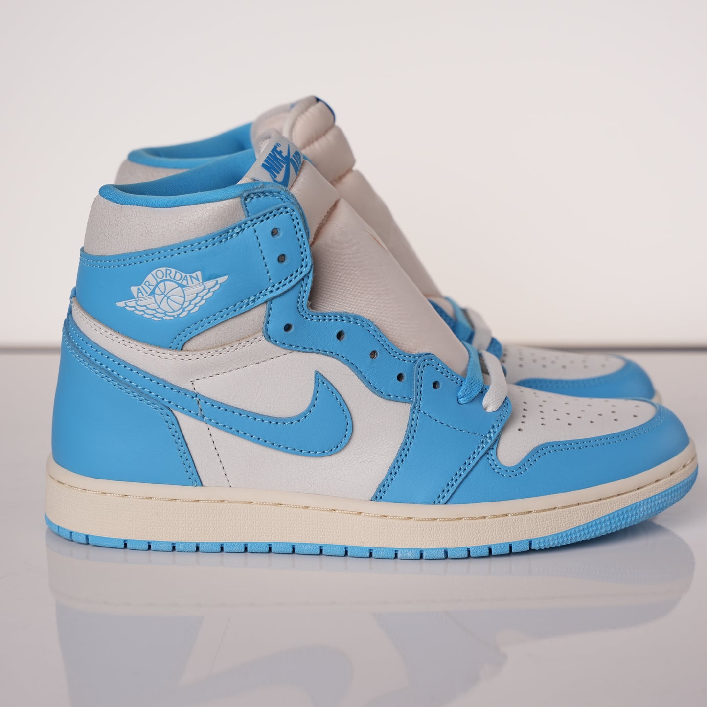 Air Jordan 1 Retro UNC