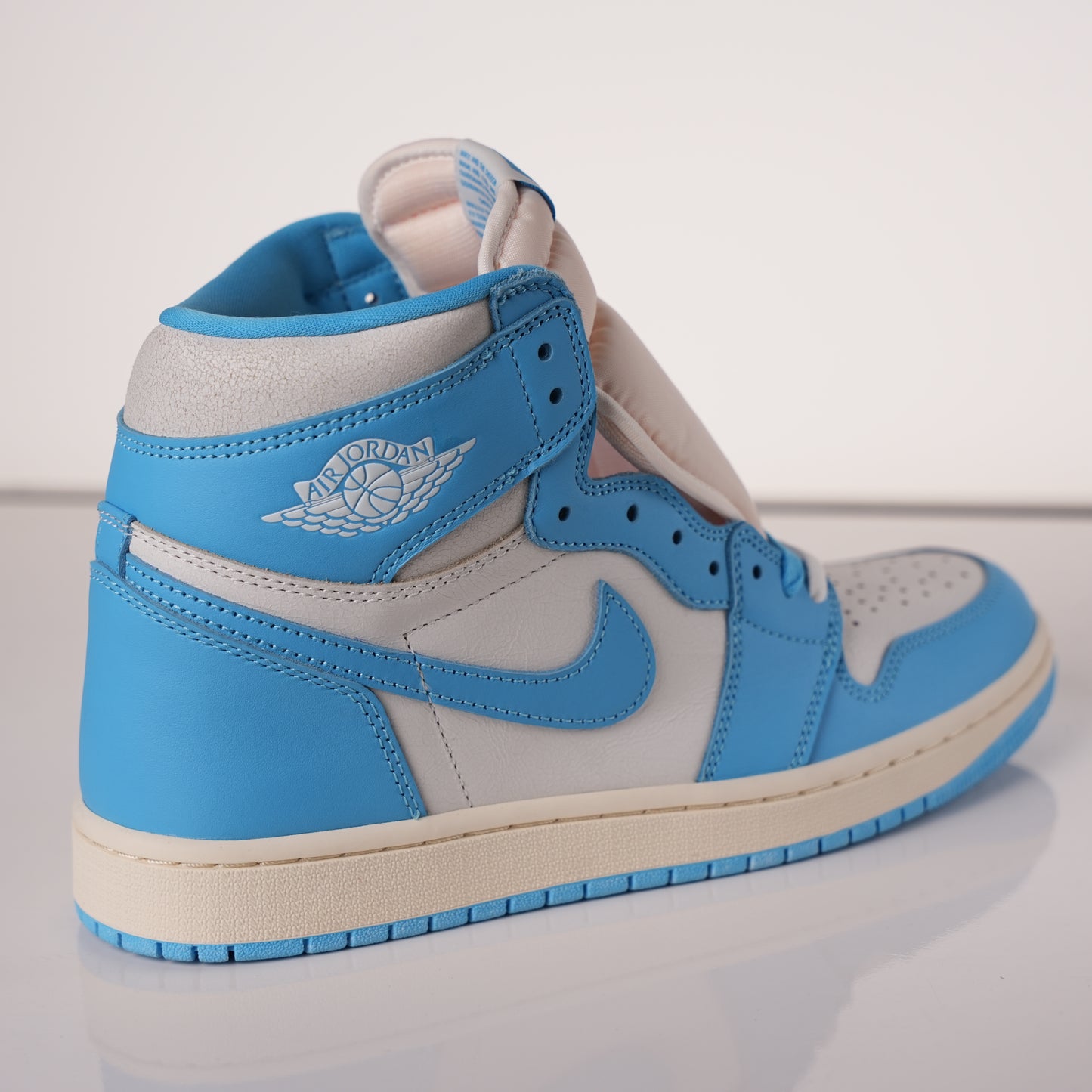 Air Jordan 1 Retro UNC