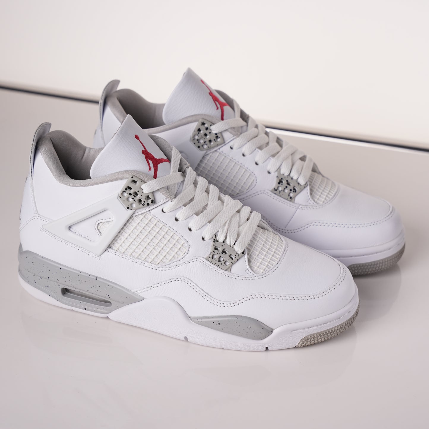 Air Jordan 4 Retro White Oreo