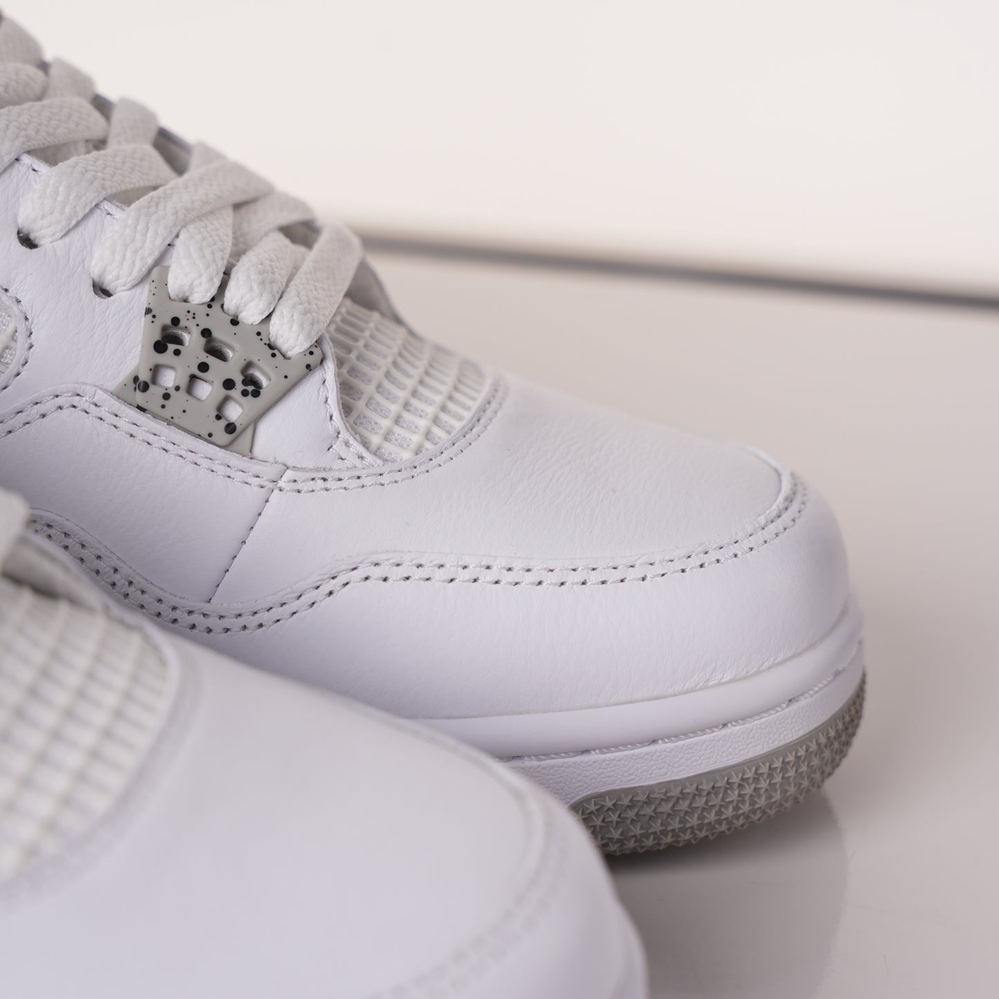 Air Jordan 4 Retro White Oreo