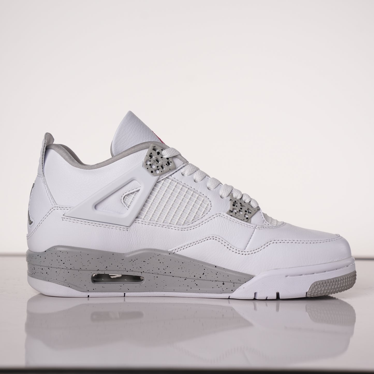 Air Jordan 4 Retro White Oreo
