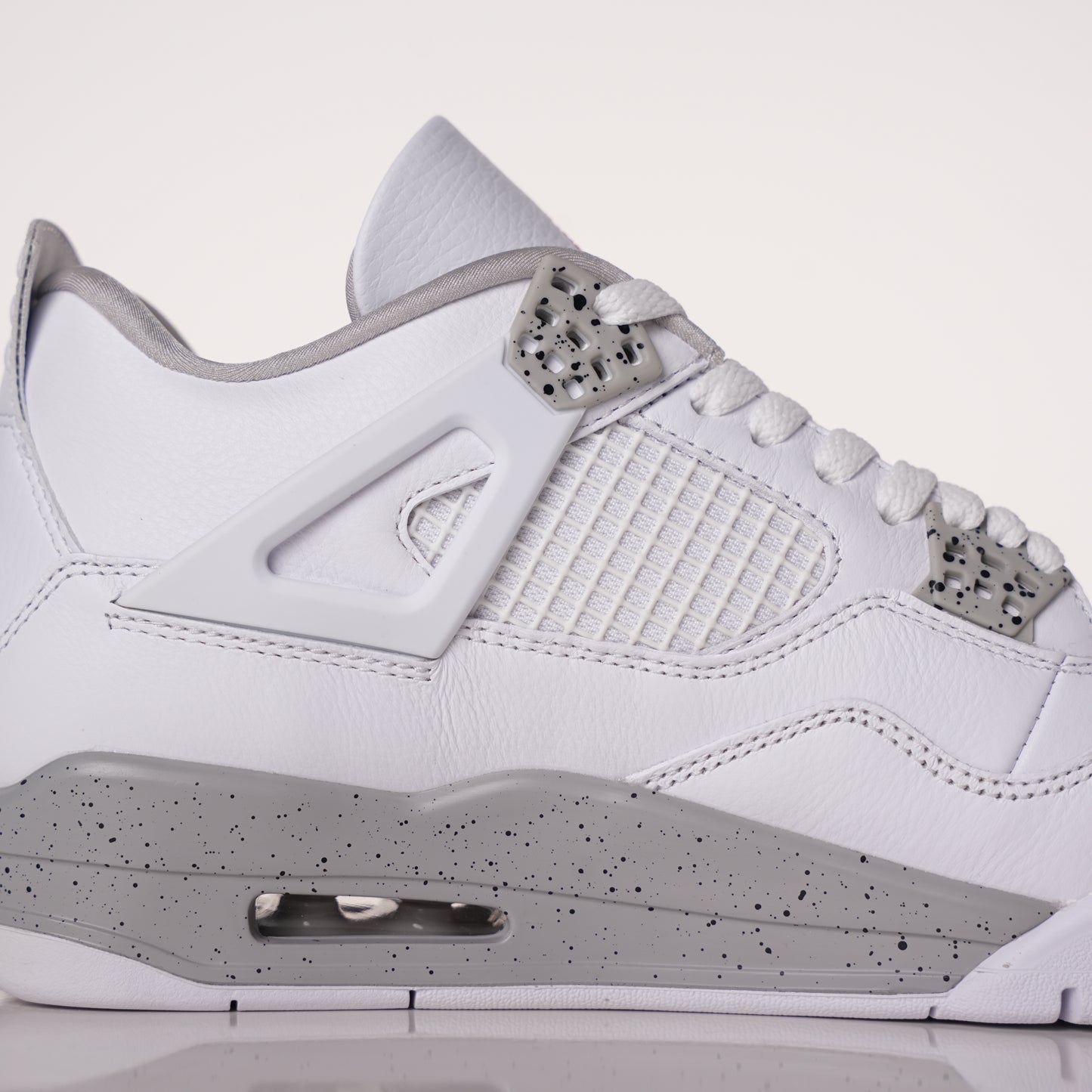 Air Jordan 4 Retro White Oreo