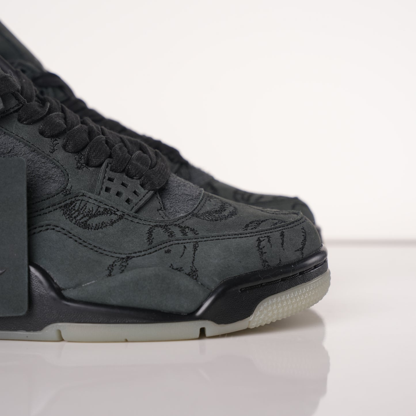 Air Jordan 4 Retro Kaws Black