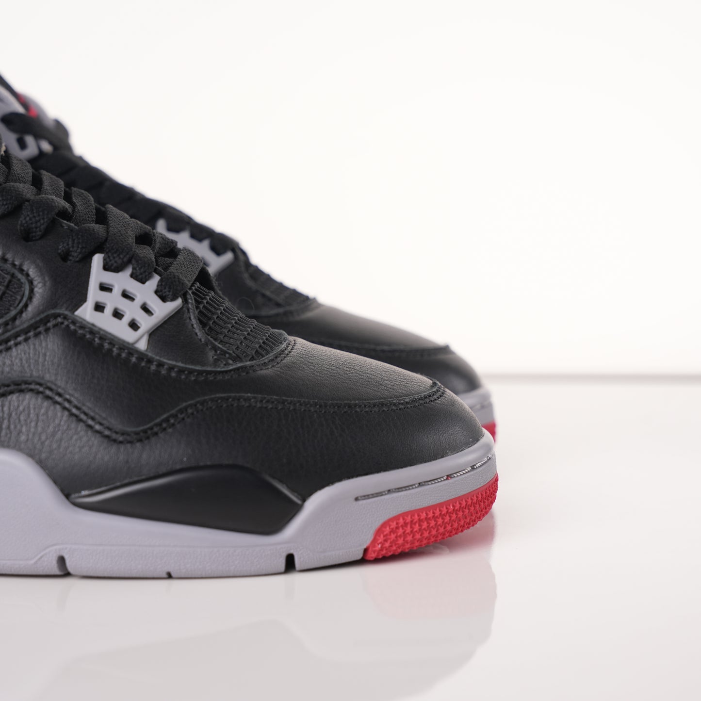Air Jordan 4 "Bred Reimagined" FV5029-006