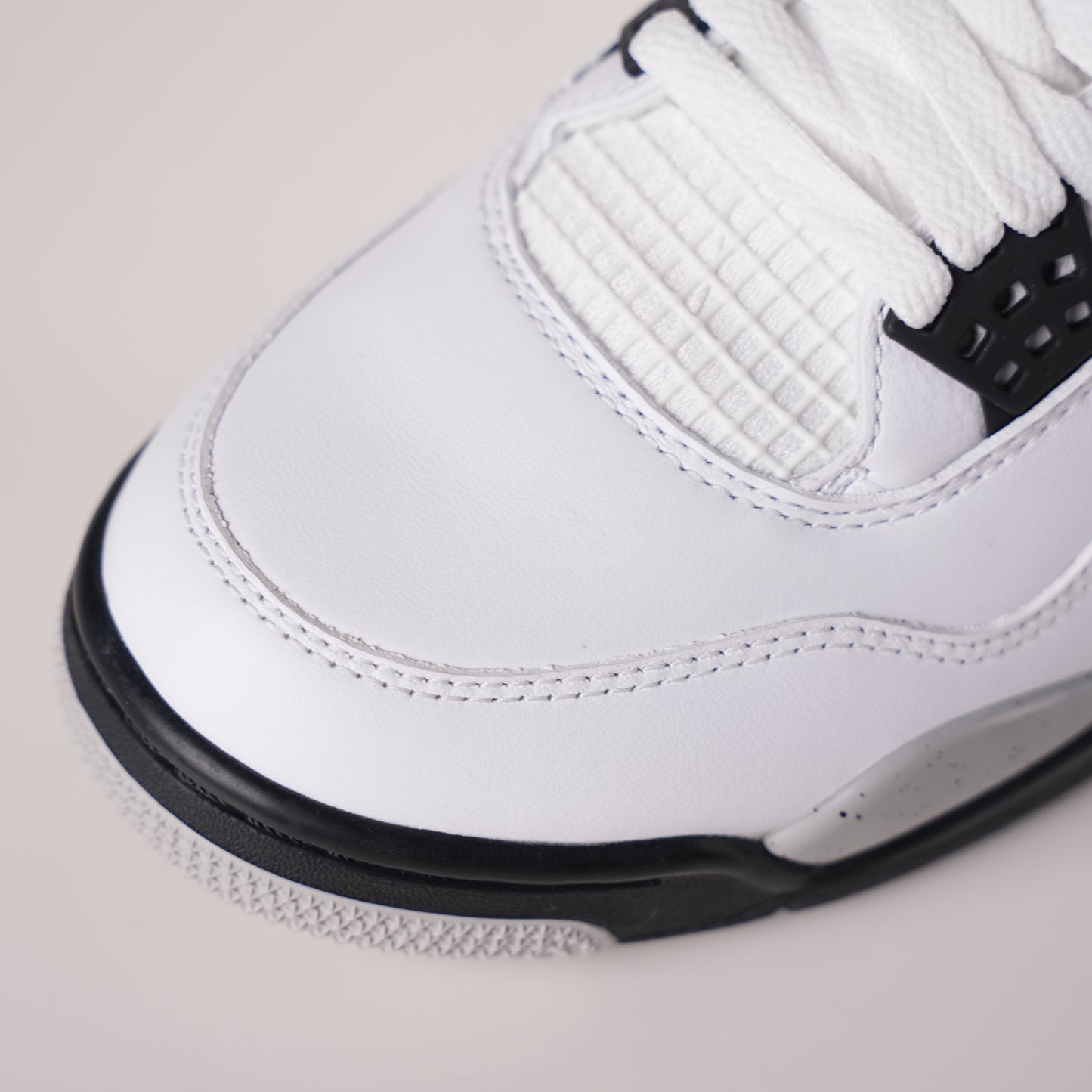 Air Jordan 4 Retro White Cement