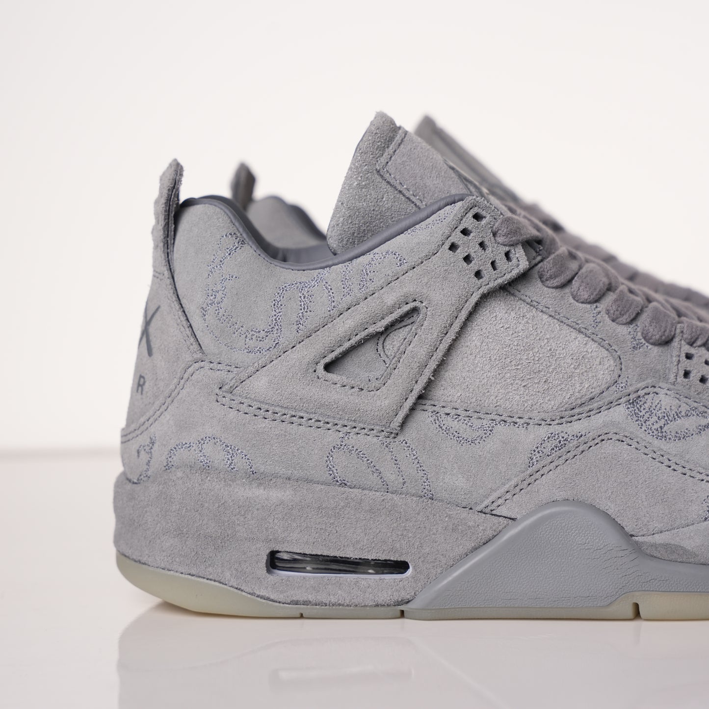 Air Jordan 4 Retro Kaws