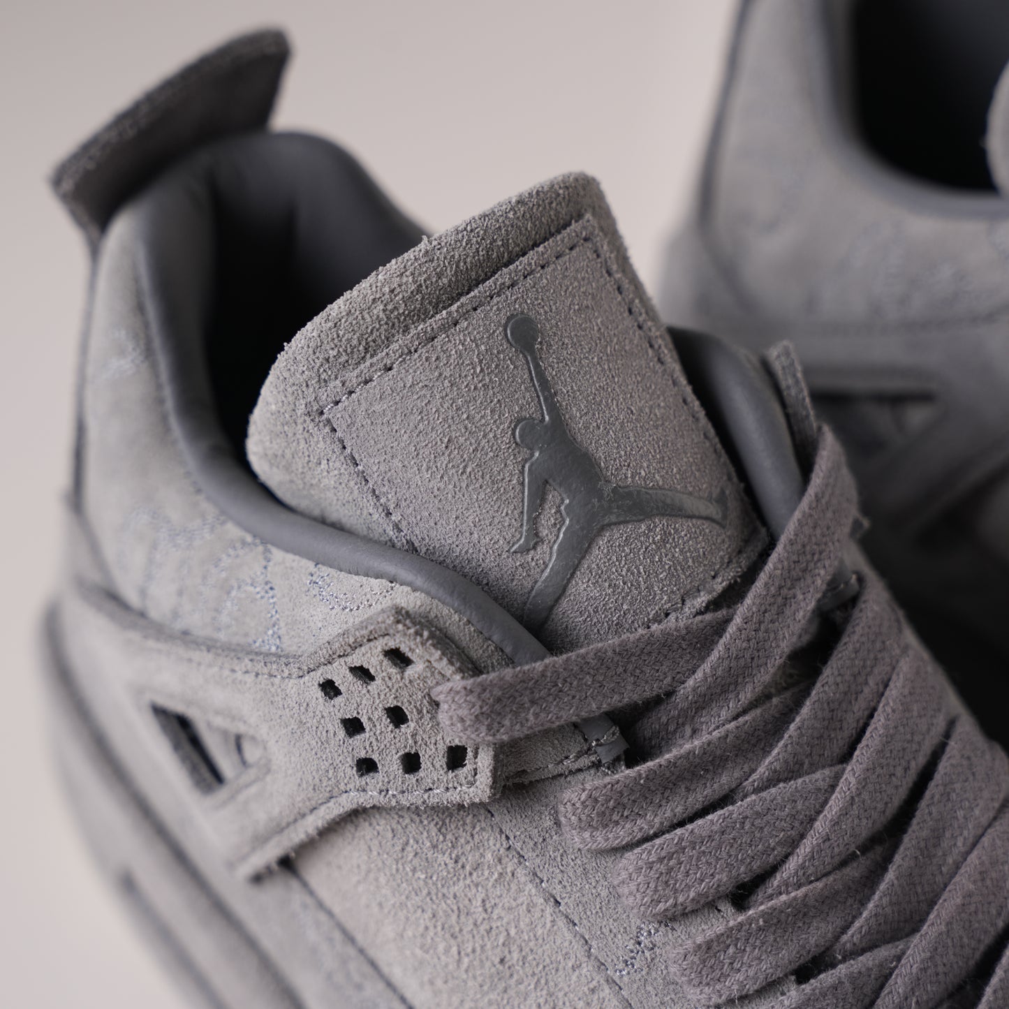 Air Jordan 4 Retro Kaws