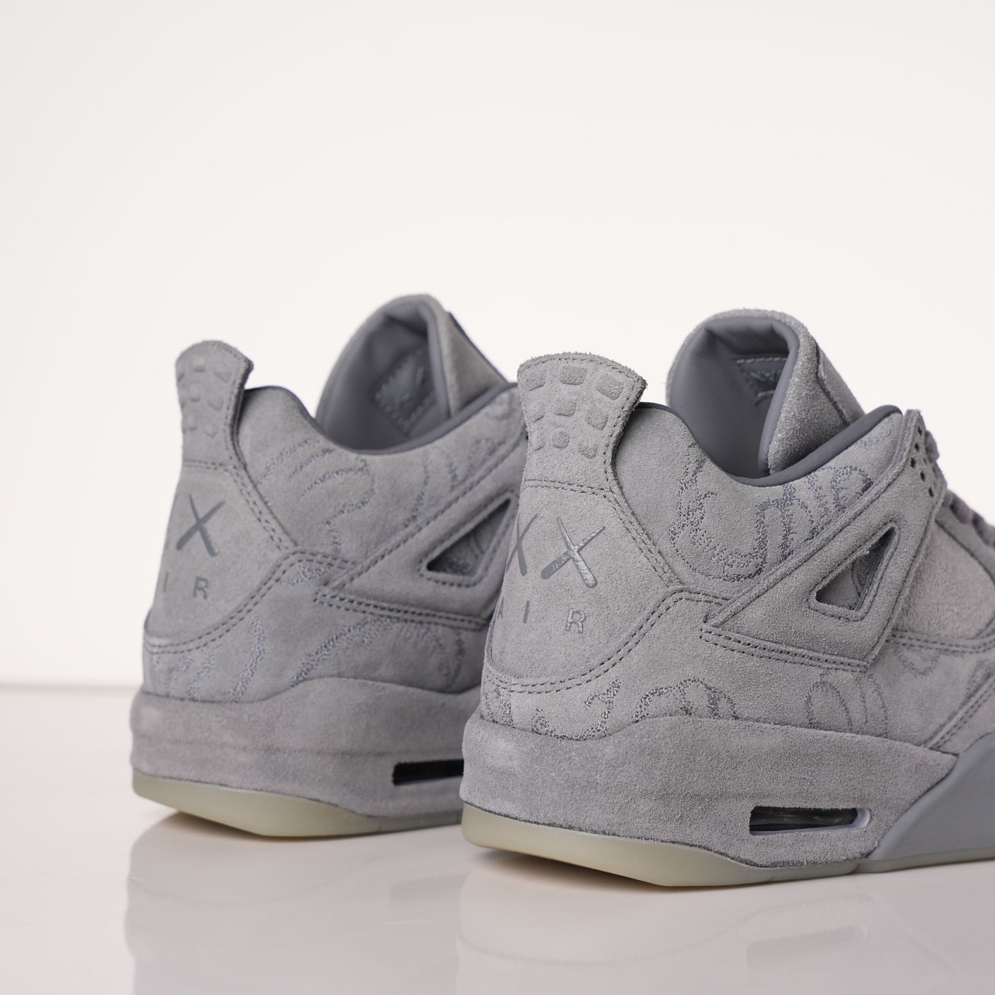 Air Jordan 4 Retro Kaws