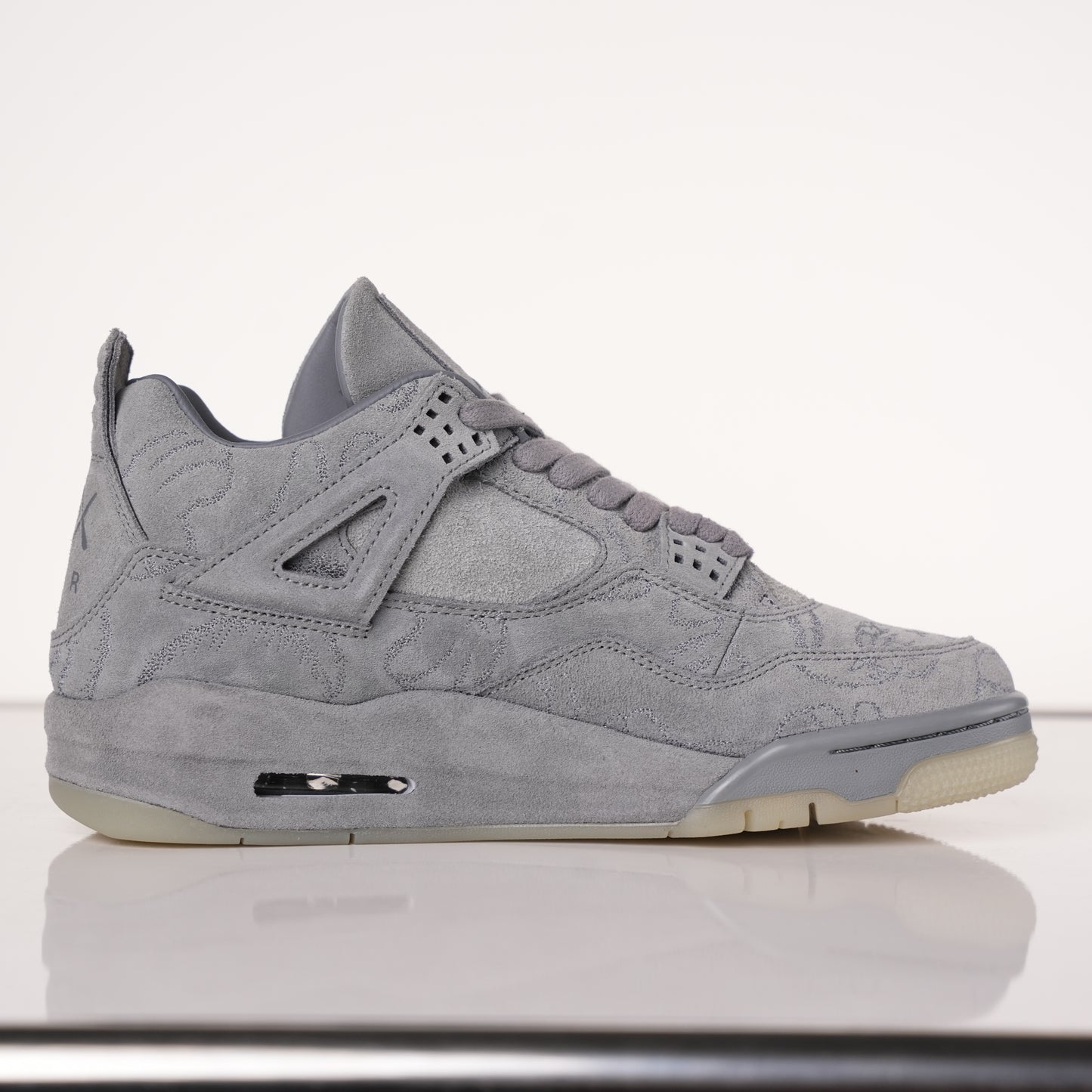 Air Jordan 4 Retro Kaws