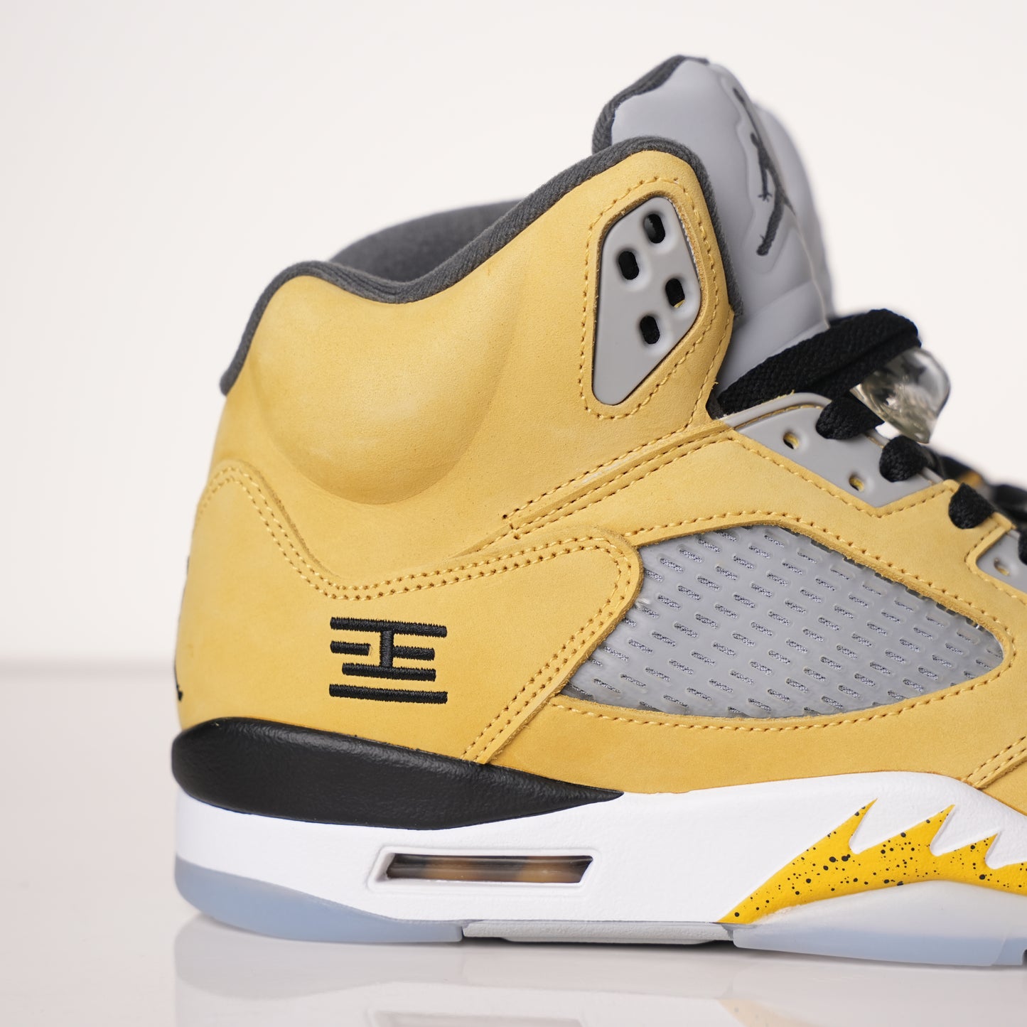 Air Jordan 5 Retro 2025