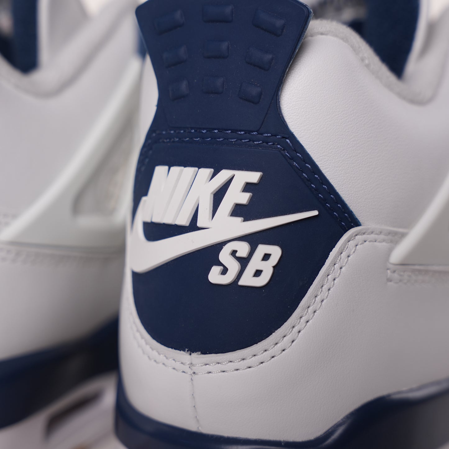 Air Jordan 4 Retro SB Navy DR5415-100