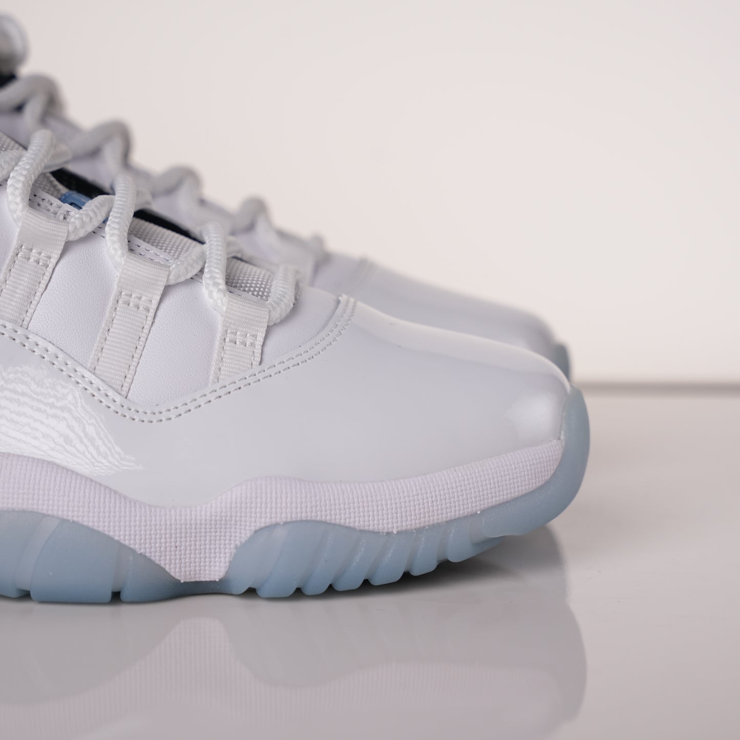 Air Jordan 11 Retro Legend Blue