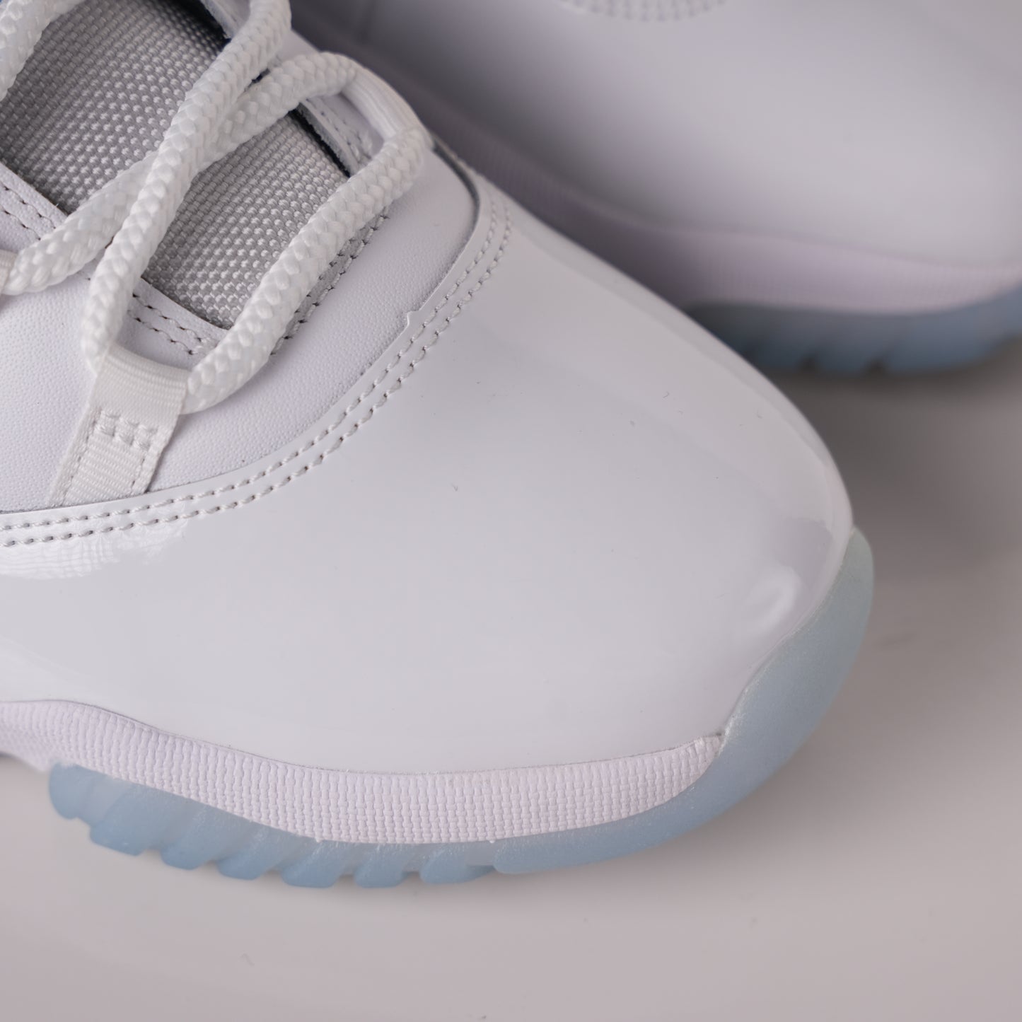 Air Jordan 11 Retro Legend Blue