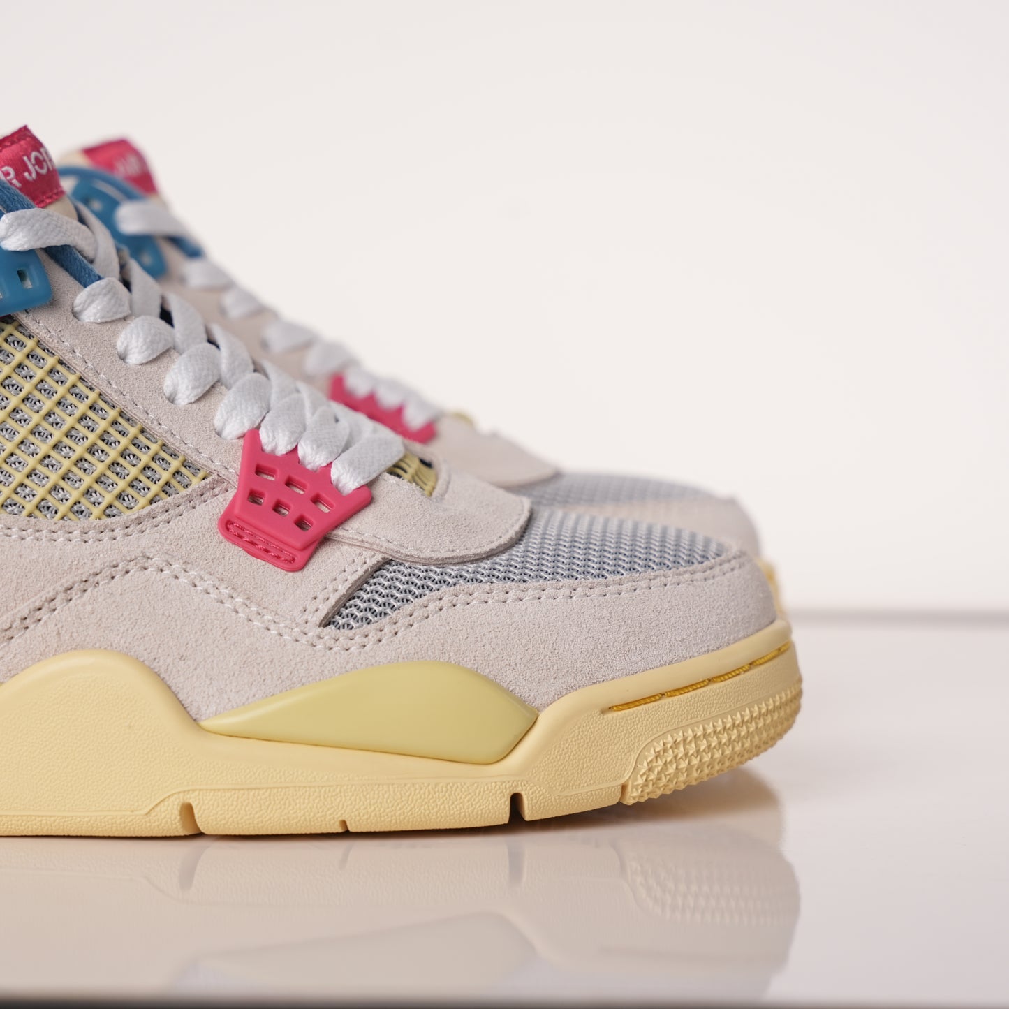 Air Jordan 4 Retro Union Guava Ice