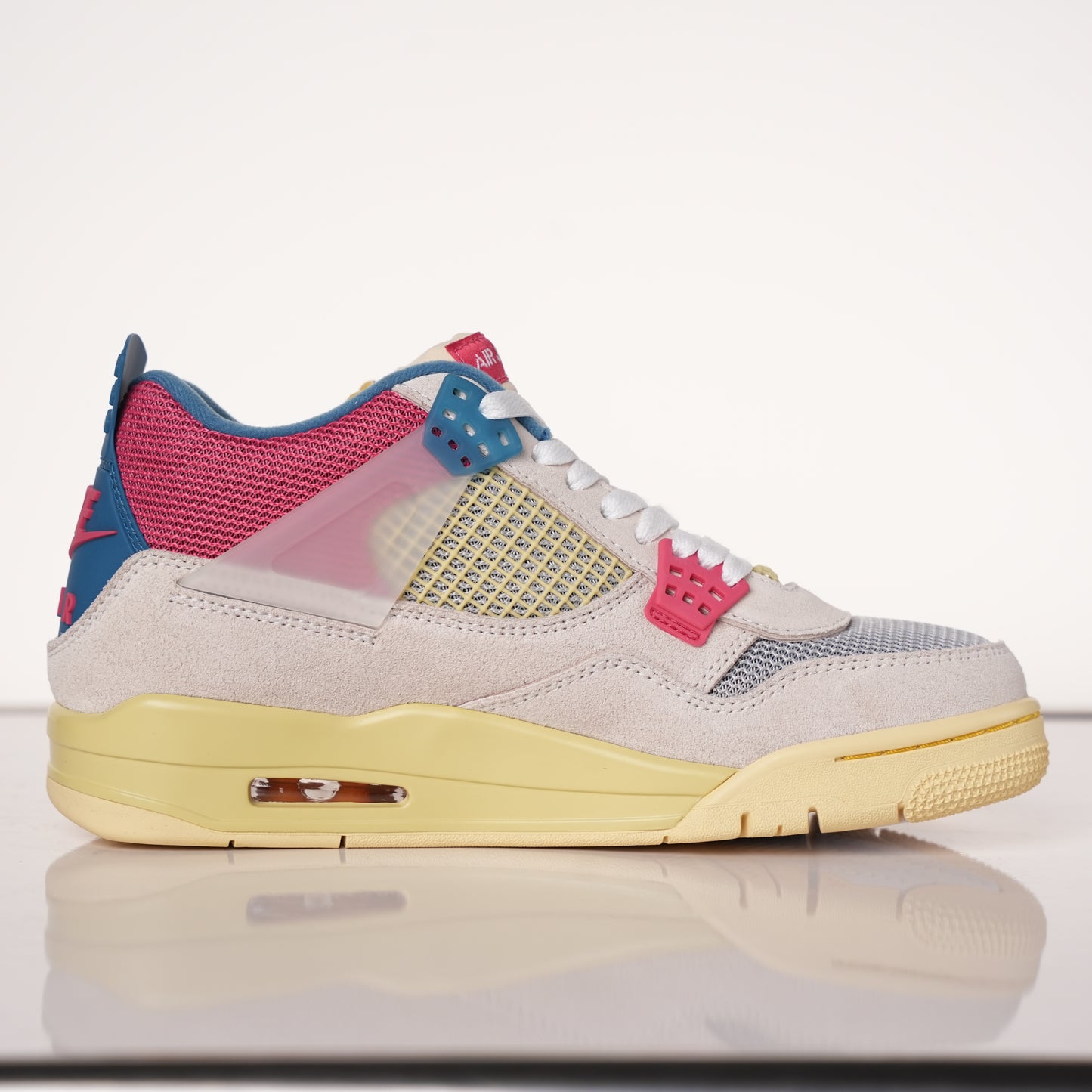 Air Jordan 4 Retro Union Guava Ice