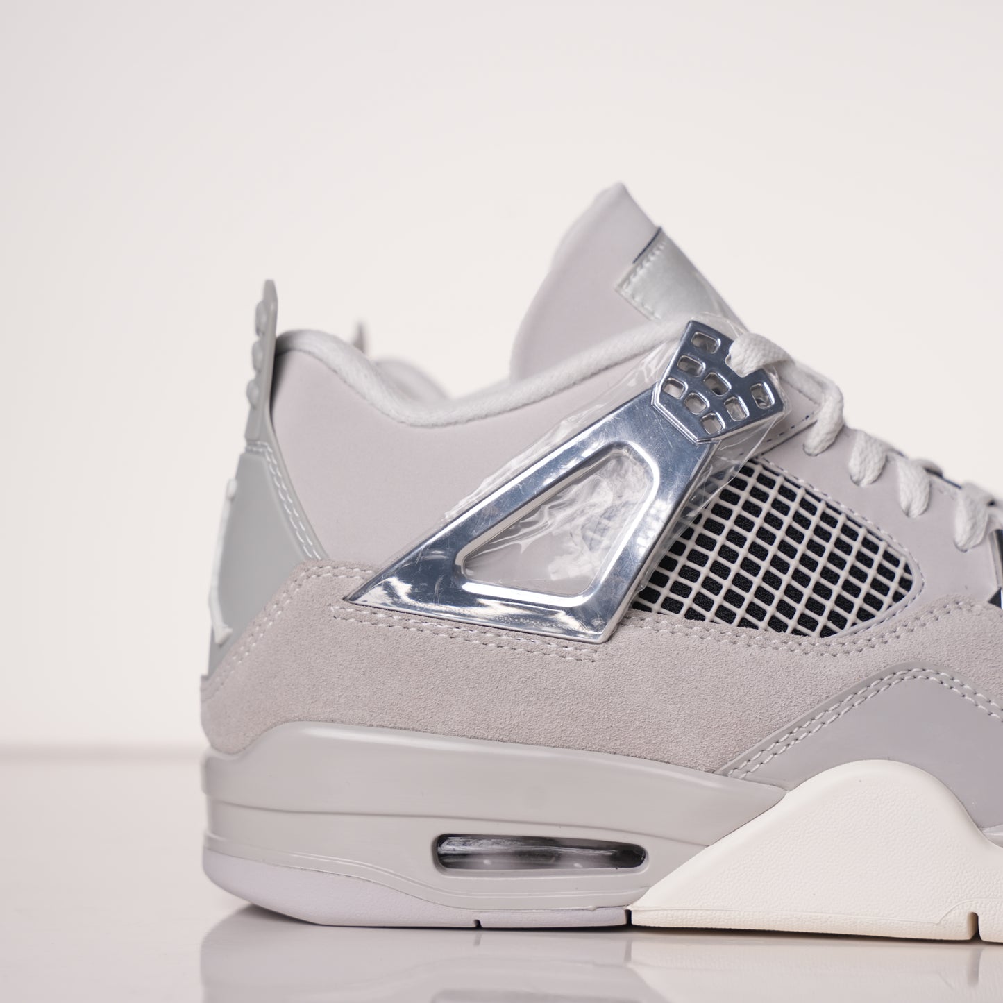 Air Jordan 4 WMNS Frozen Moments AQ9129-001