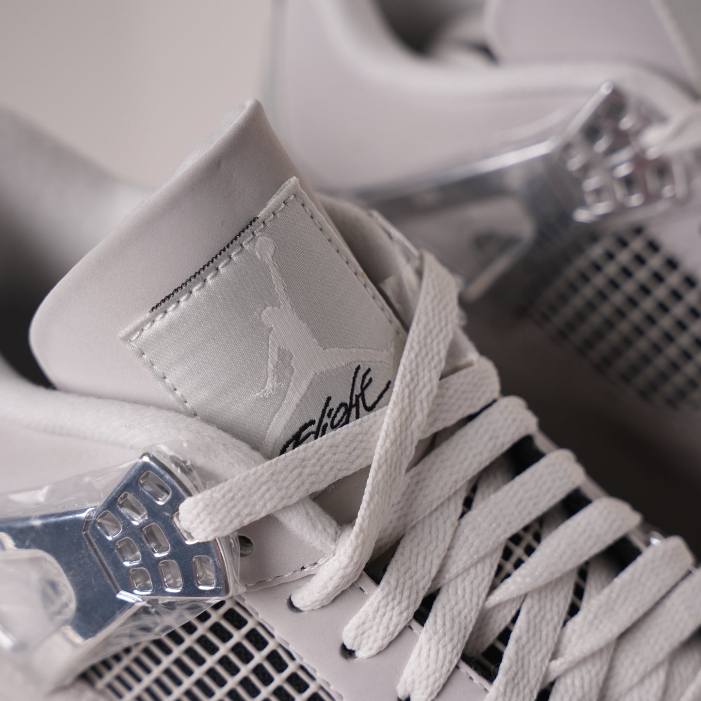Air Jordan 4 WMNS Frozen Moments AQ9129-001