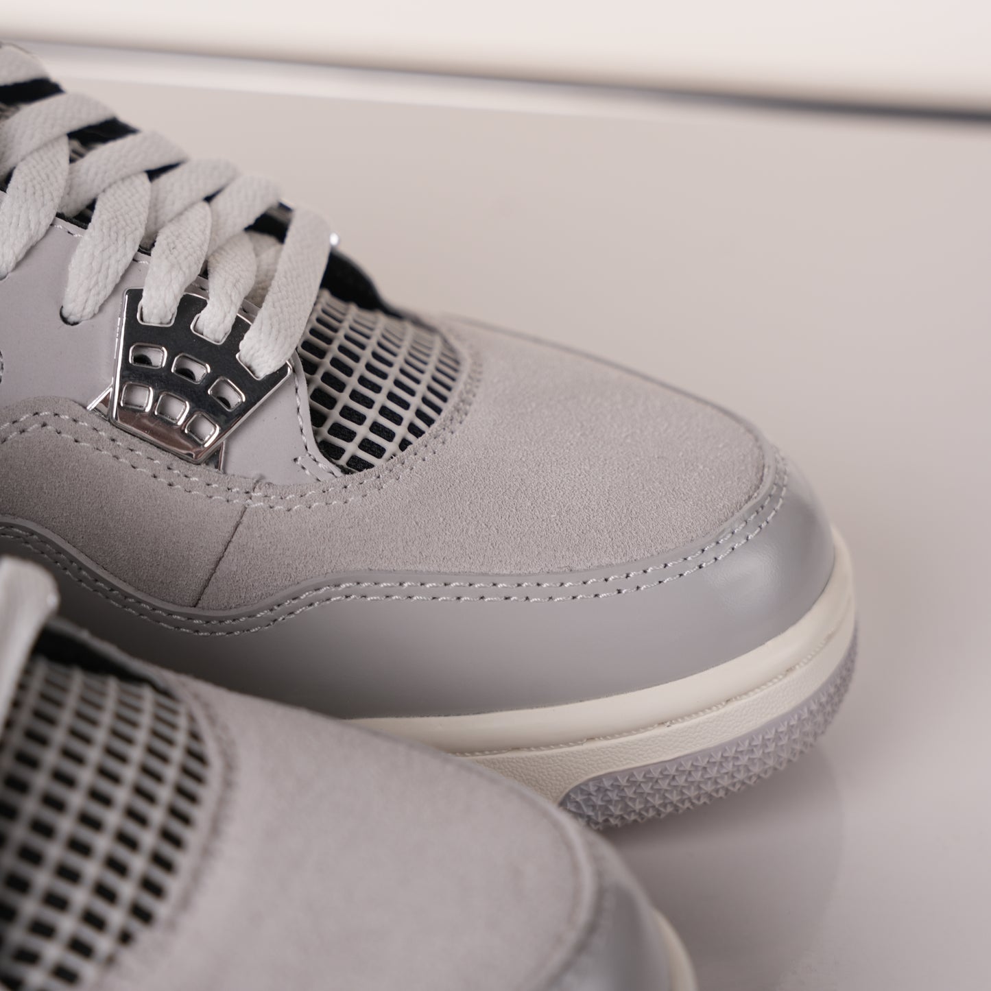 Air Jordan 4 WMNS Frozen Moments AQ9129-001