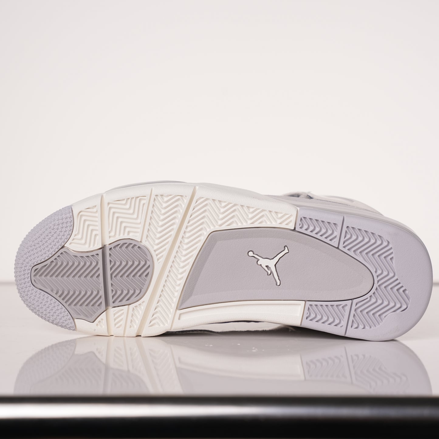 Air Jordan 4 WMNS Frozen Moments AQ9129-001