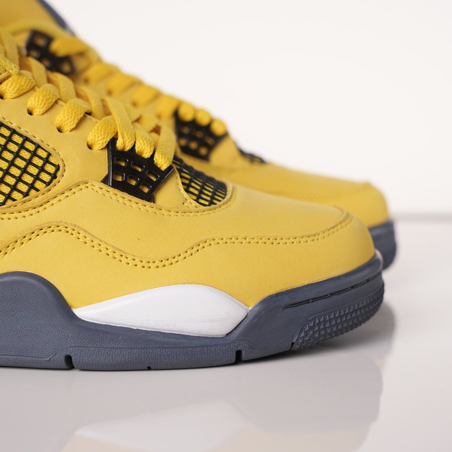 Air Jordan 4 Retro Tour Yellow