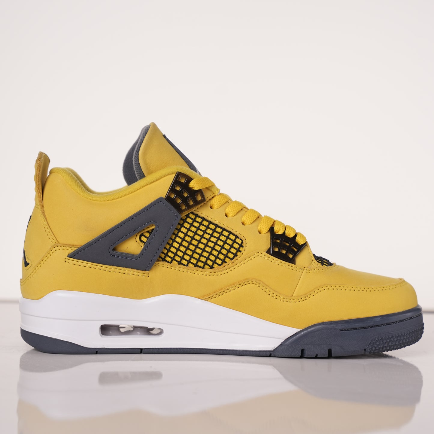 Air Jordan 4 Retro Tour Yellow