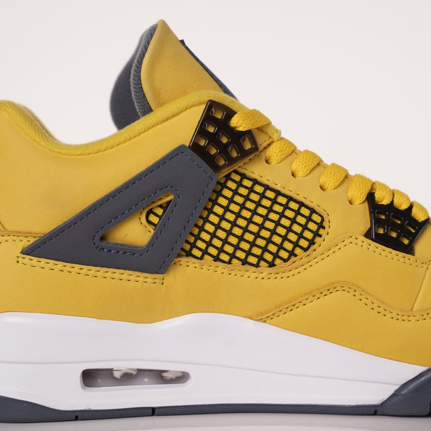 Air Jordan 4 Retro Tour Yellow