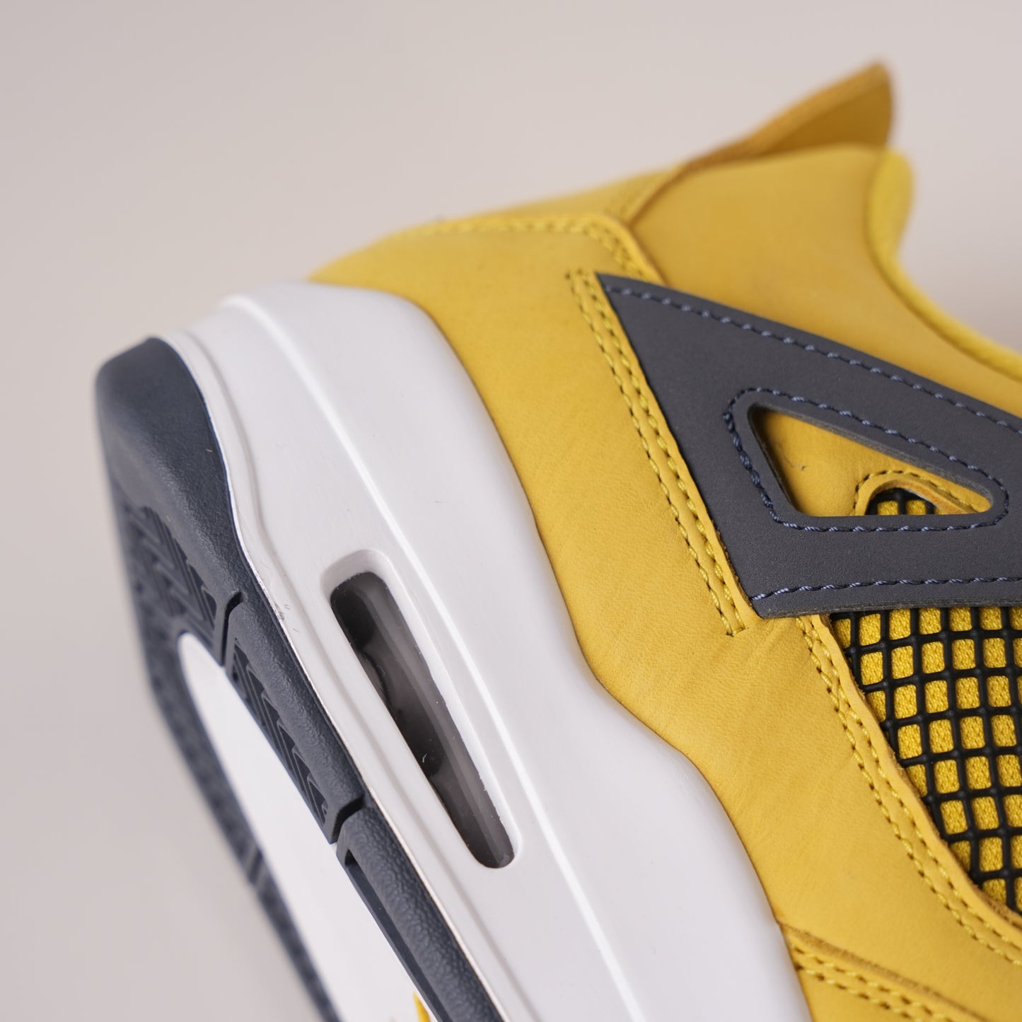Air Jordan 4 Retro Tour Yellow