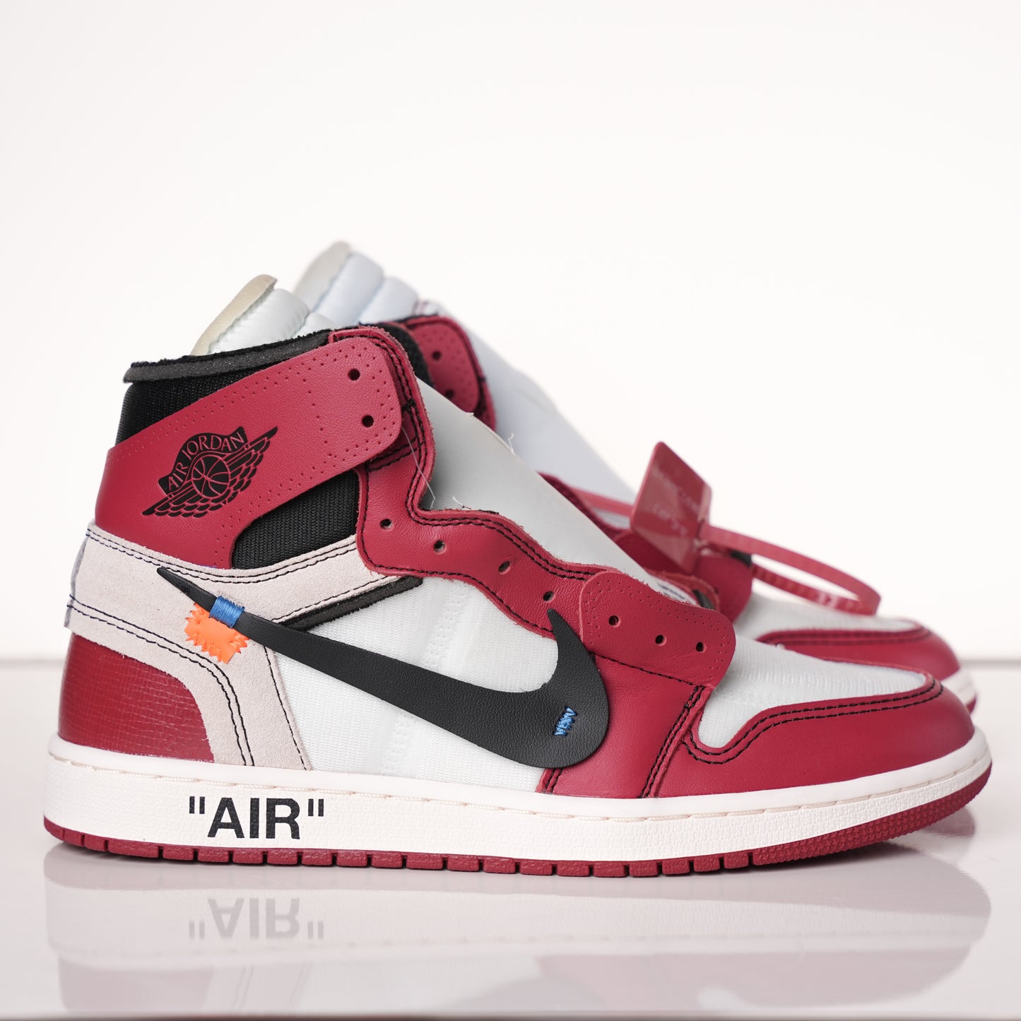 Air Jordan 1 Retro High Off-White Chicago