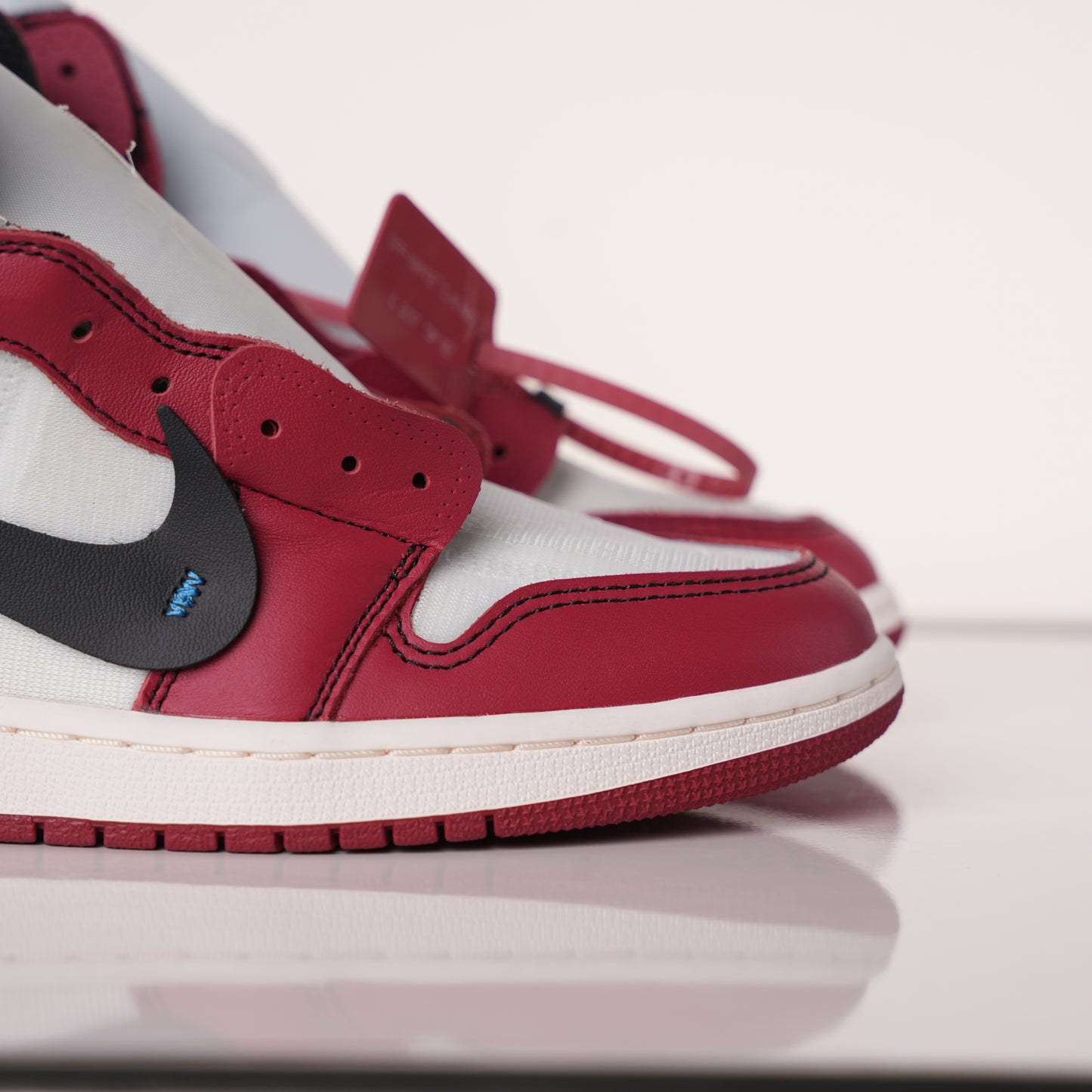 Air Jordan 1 Retro High Off-White Chicago
