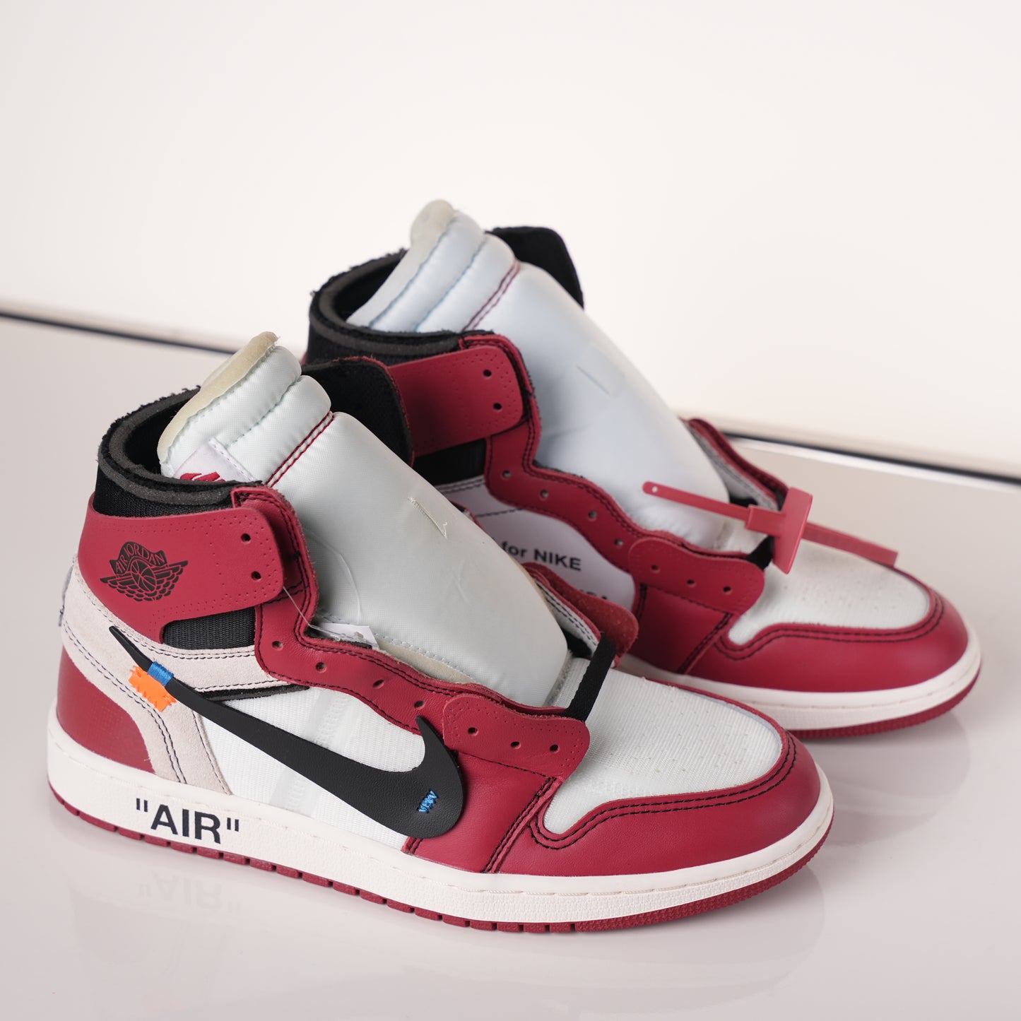 Air Jordan 1 Retro High Off-White Chicago