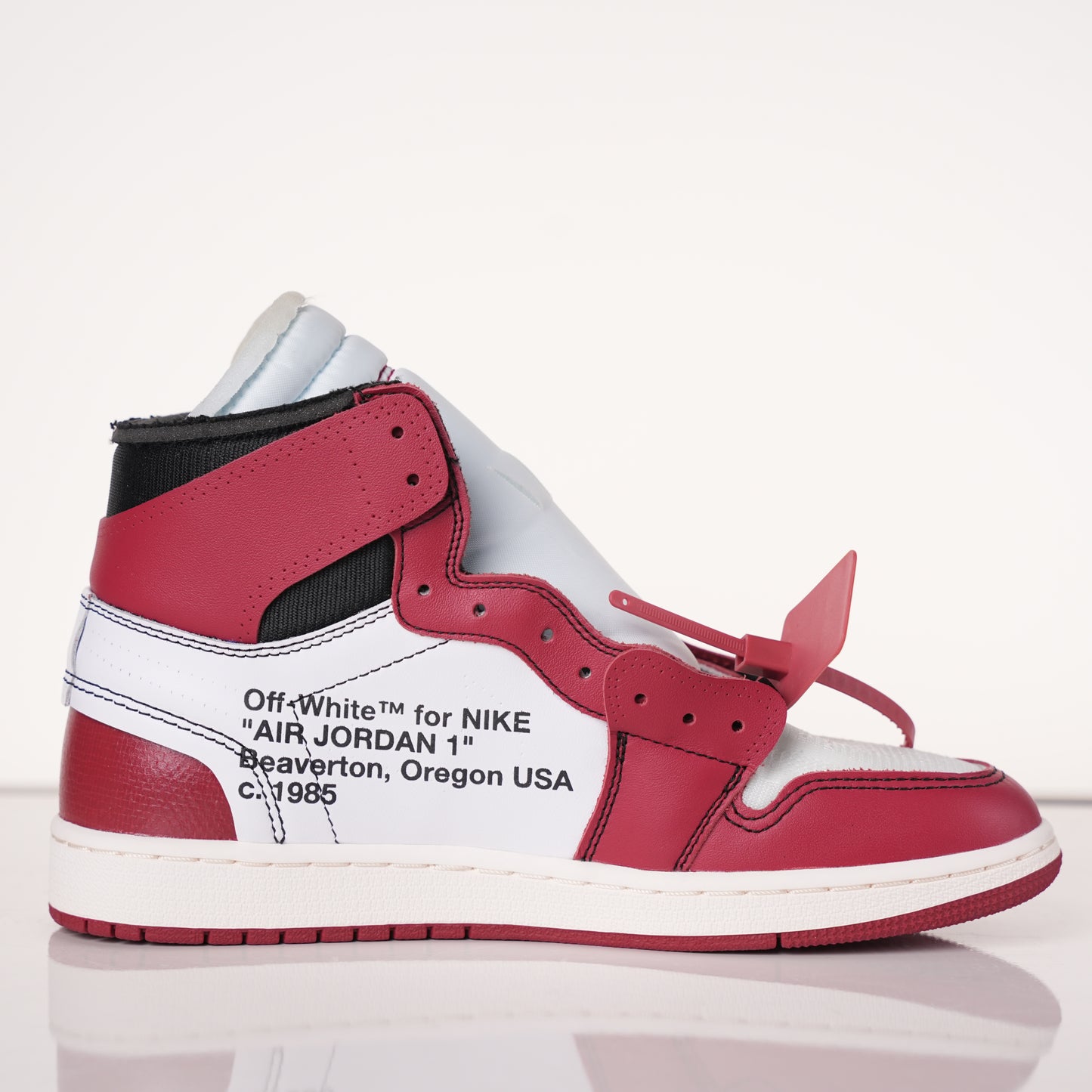 Air Jordan 1 Retro High Off-White Chicago