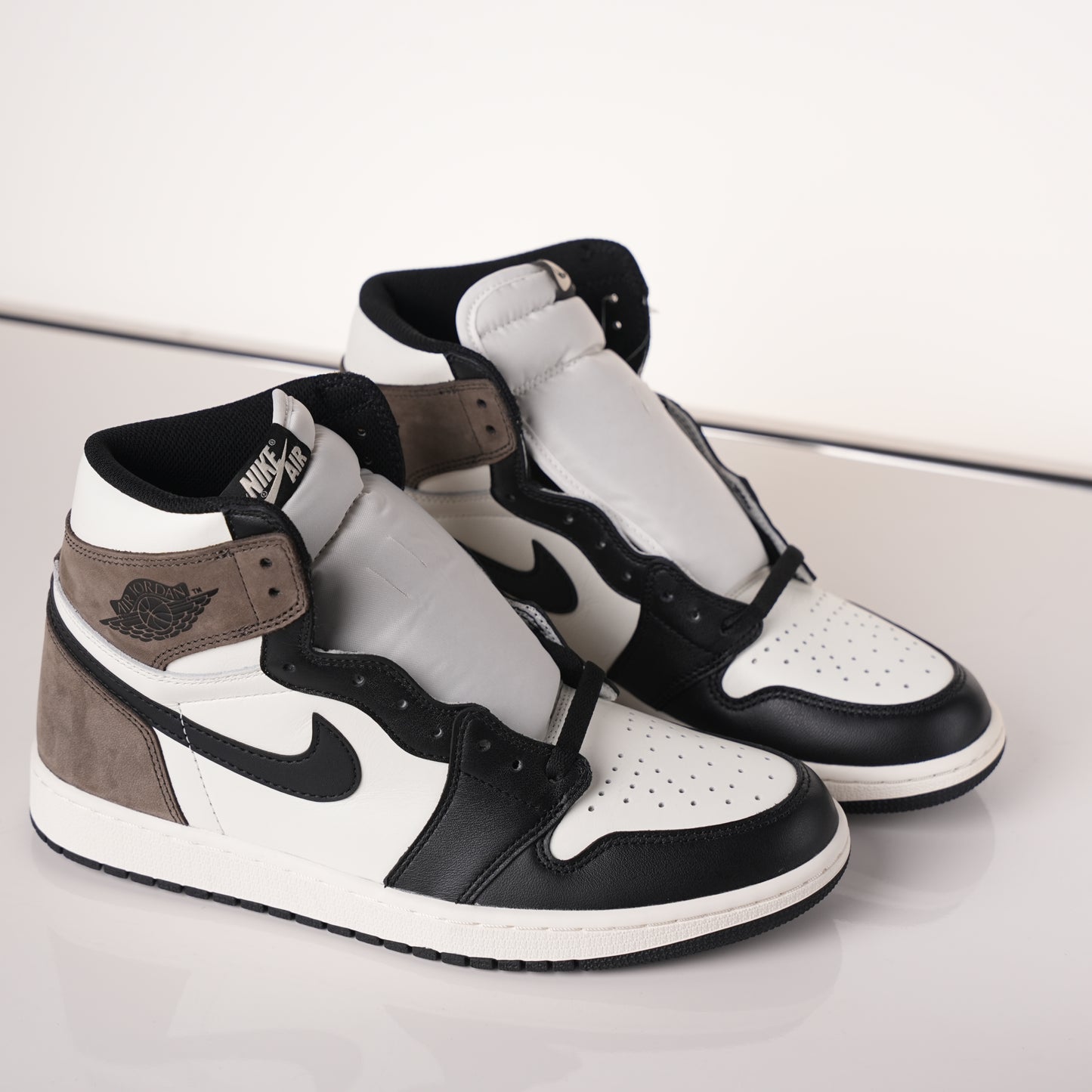 Air Jordan 1 Retro High Dark Mocha