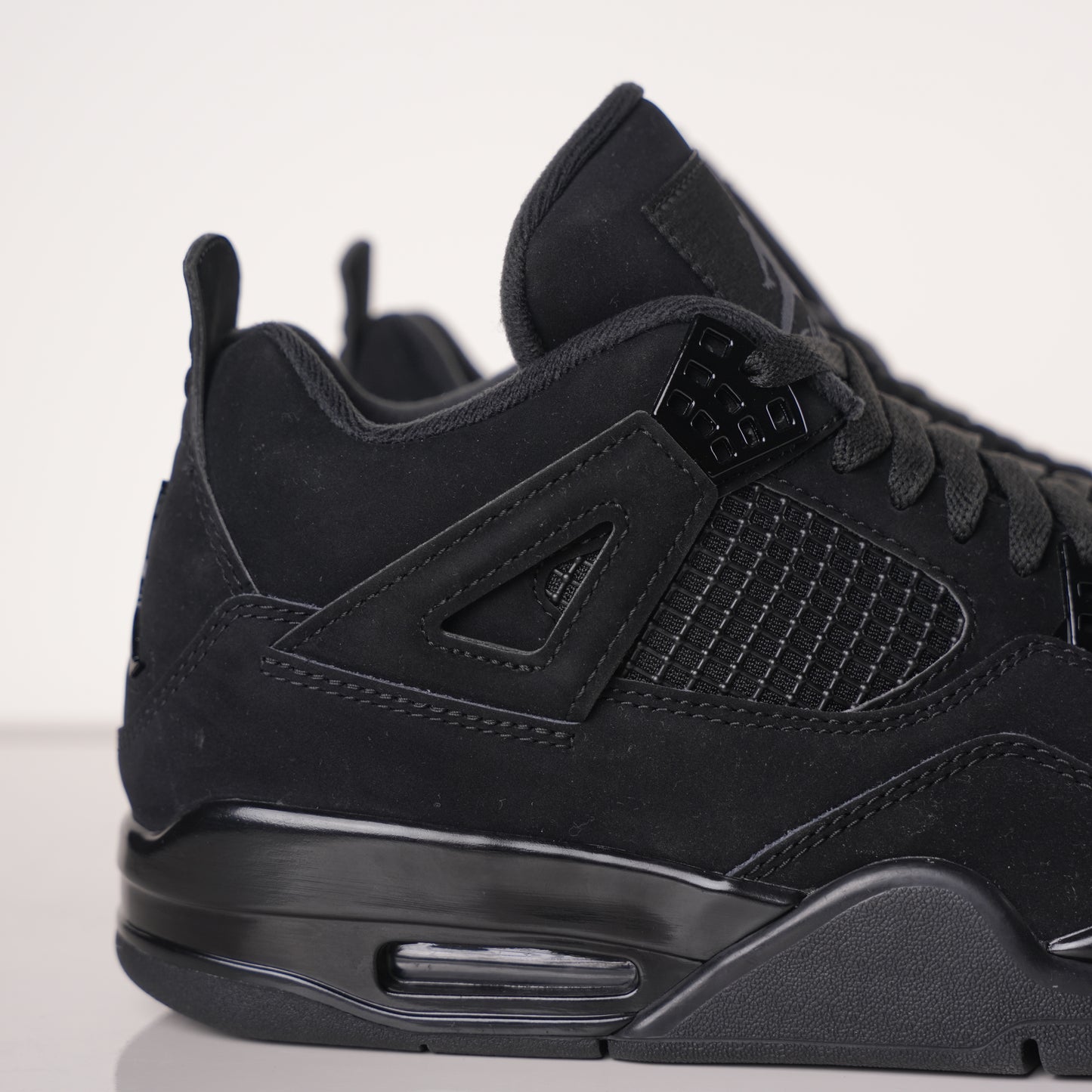 Air Jordan 4“Black Cat”