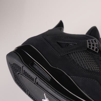 Air Jordan 4“Black Cat”