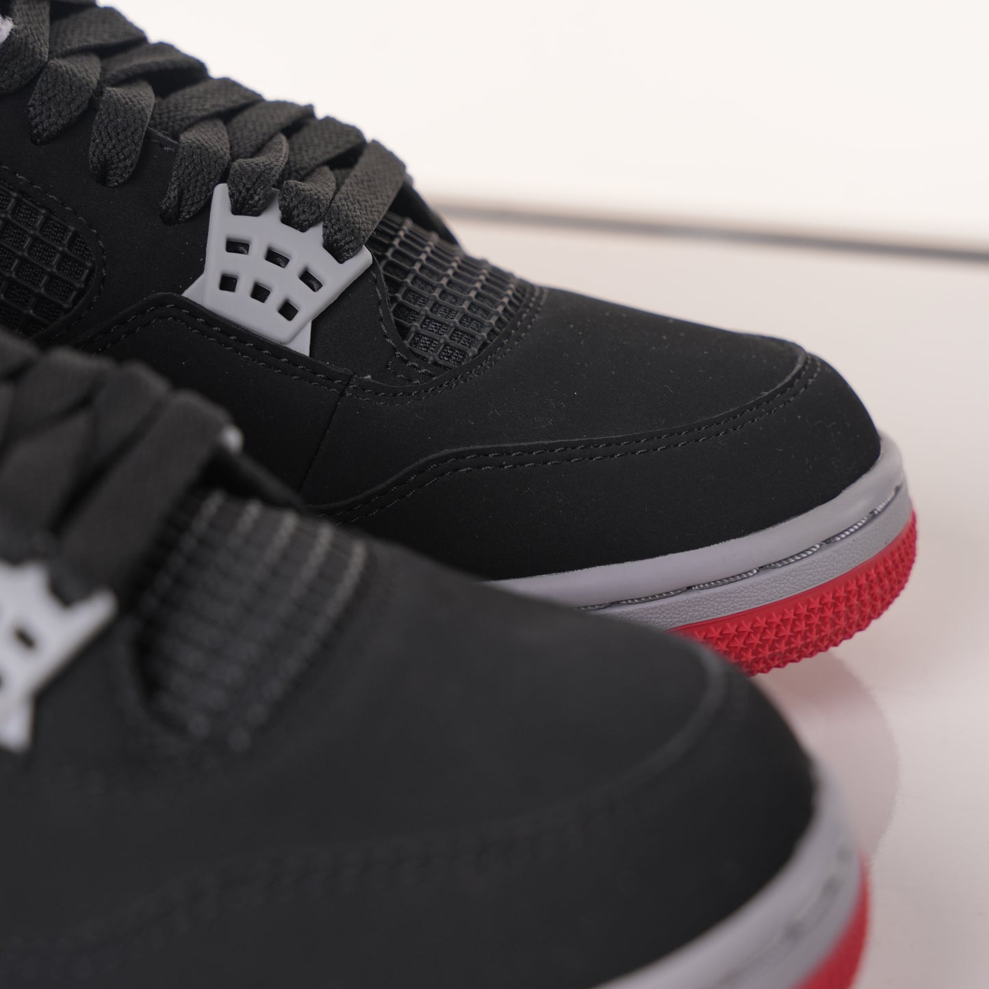 Air Jordan 4 Retro Bred