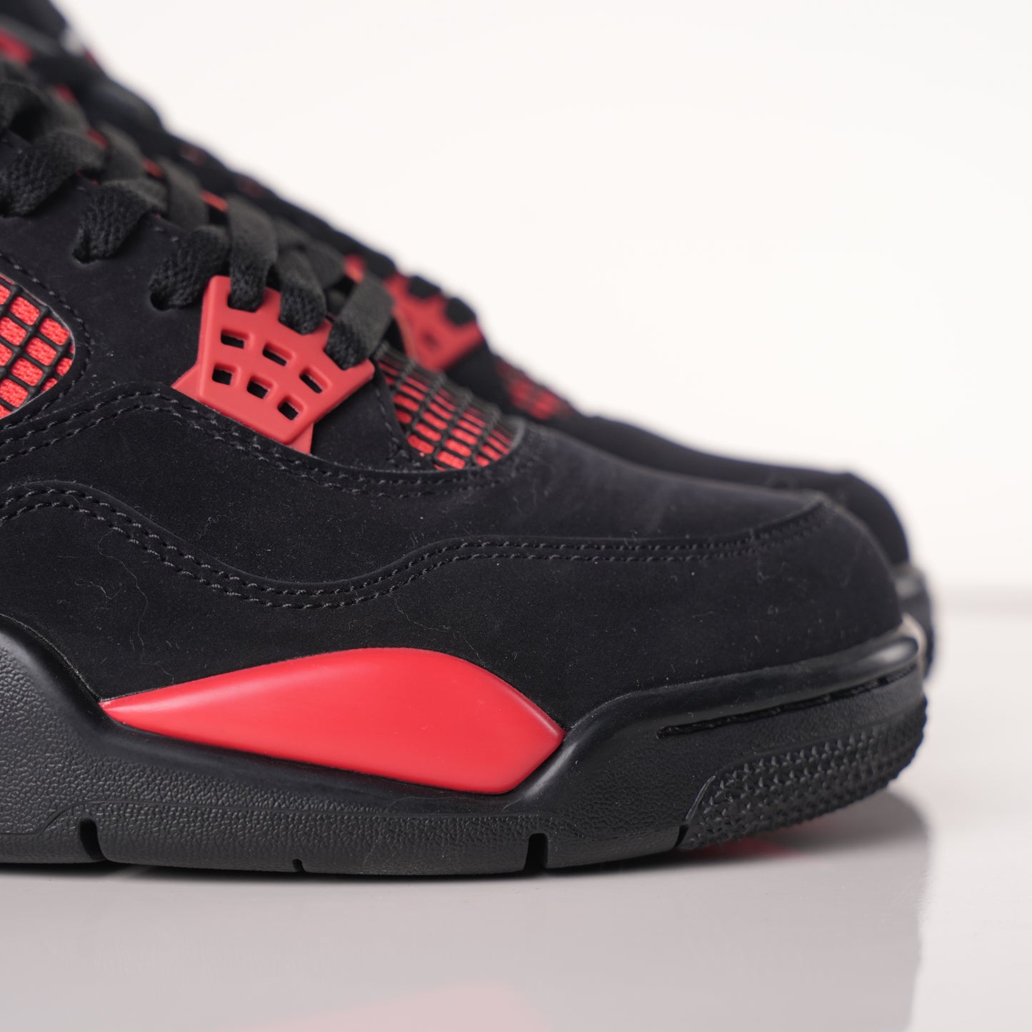 Air Jordan 4 Red Thunder