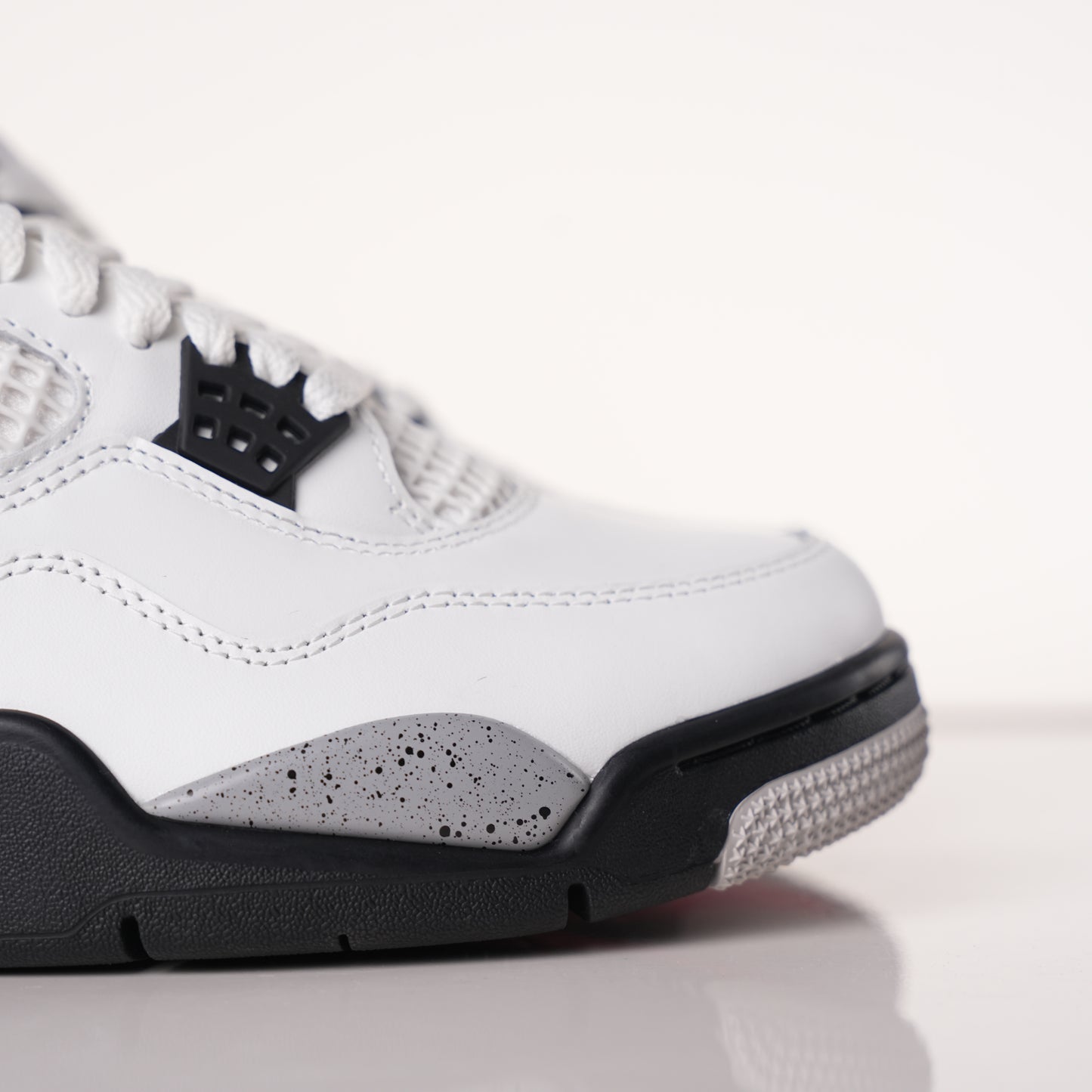 Air Jordan 4 Retro White Cement