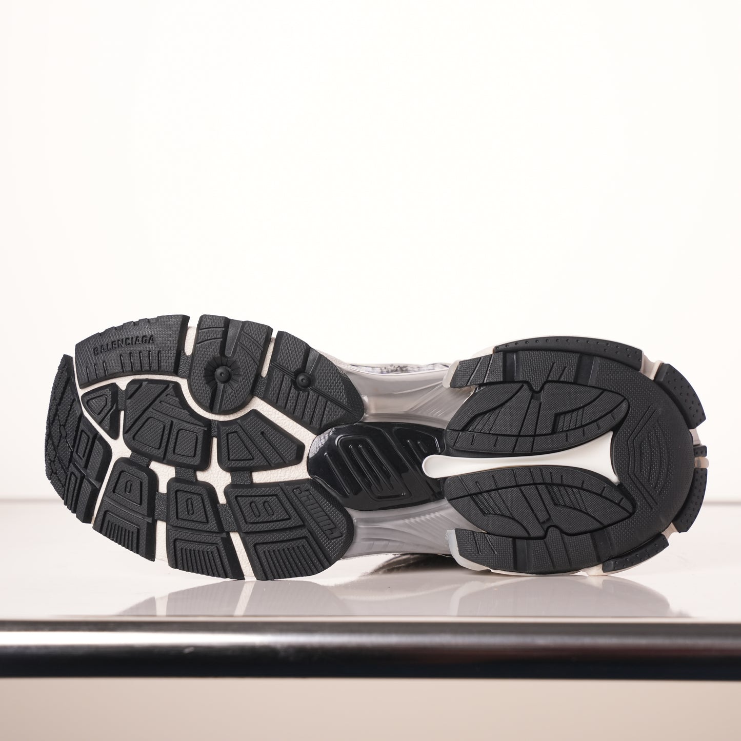 Balenciaga Runner White Purple 677402 W3RB2 5901