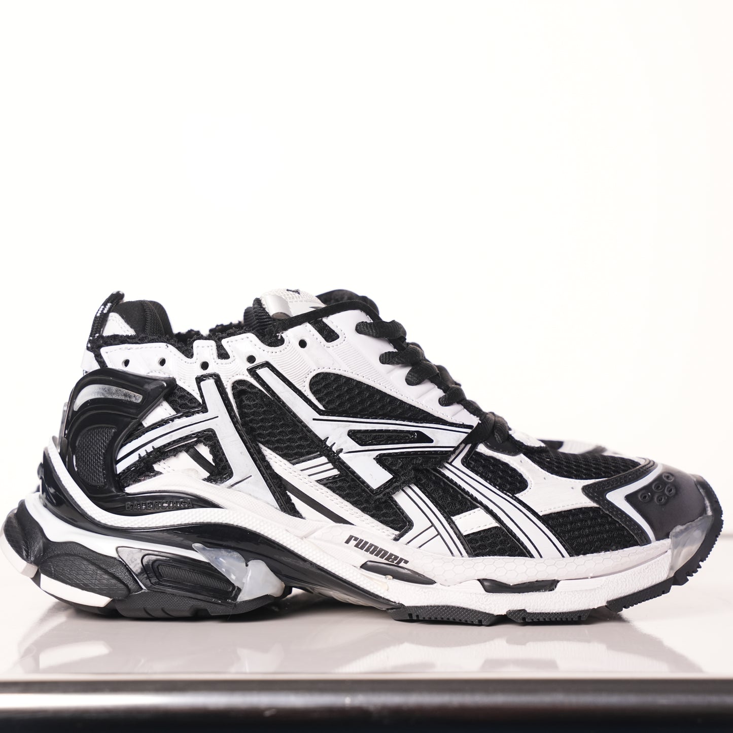 Balenciaga Runner Black and White 853225 WRNLD 9010