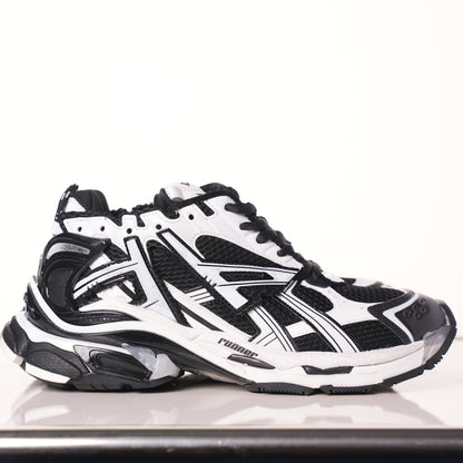 Balenciaga Runner Black and White 853225 WRNLD 9010