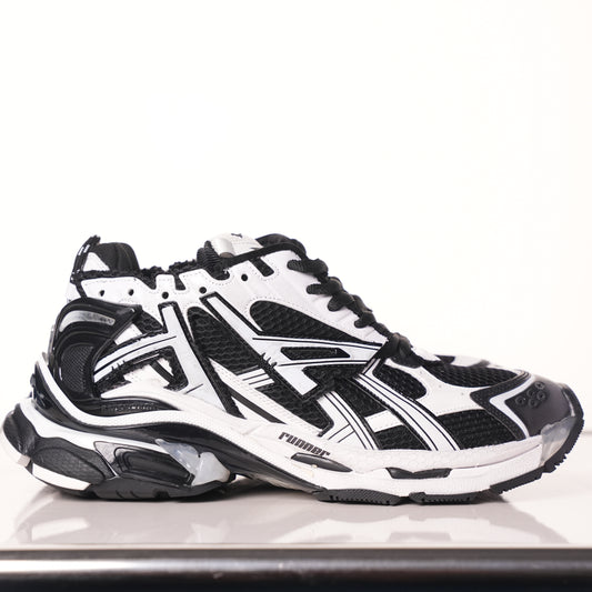 Balenciaga Runner Black and White 853225 WRNLD 9010